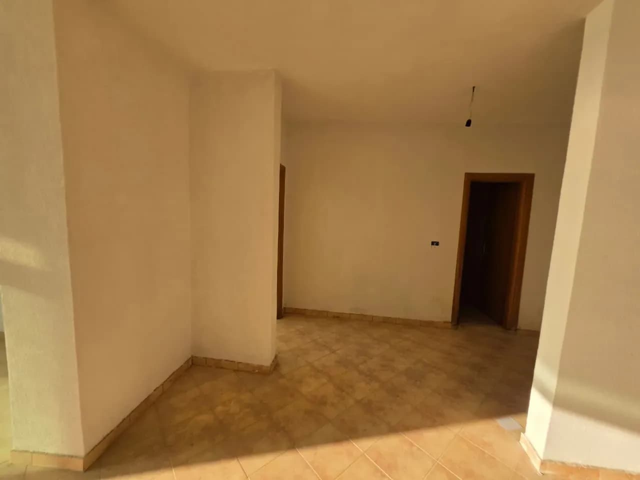 Shitet Apartament 1+1 me Pamje nga Deti në Shkëmbin e Kavajës