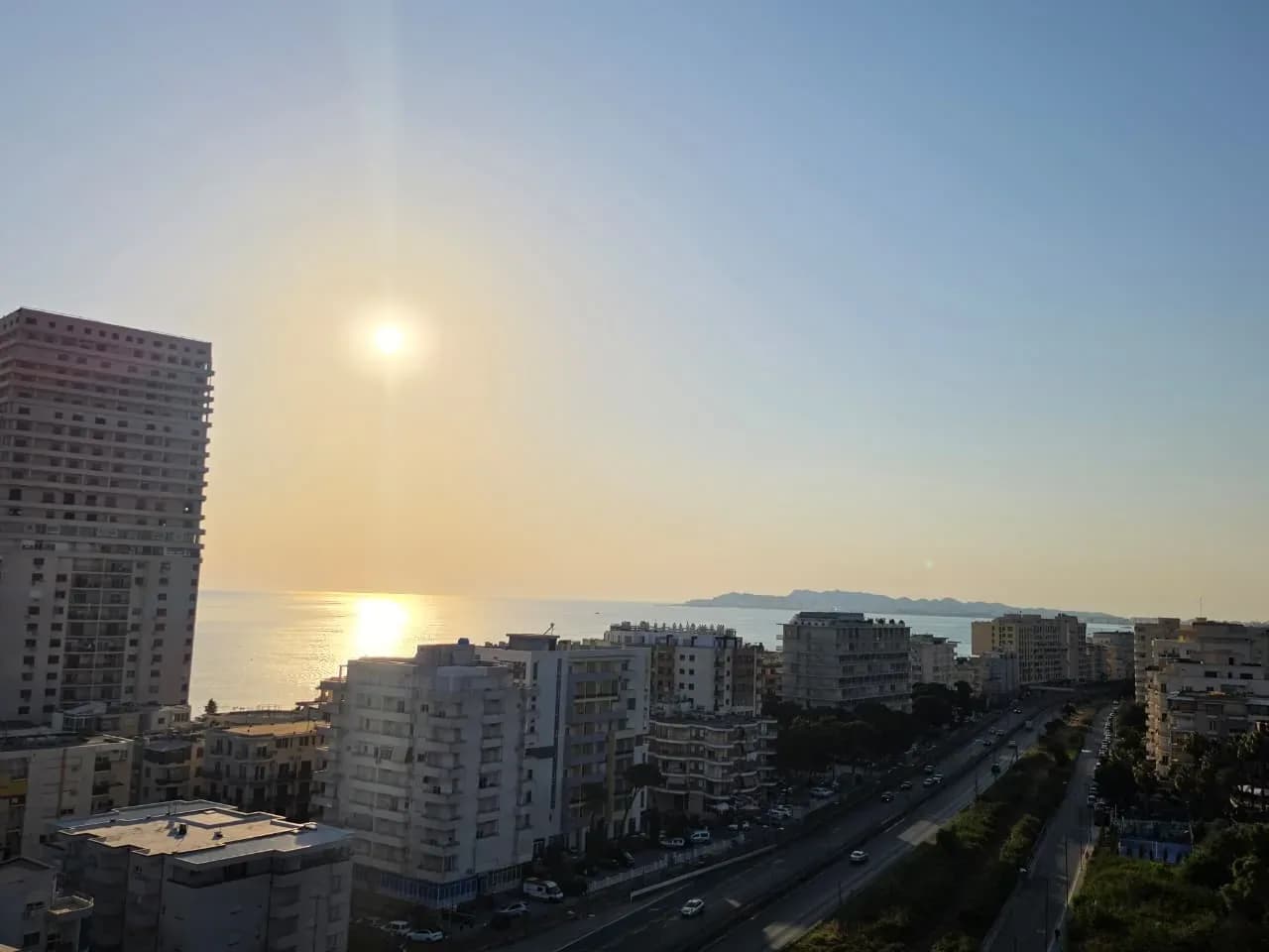 Shitet Apartament 1+1 me Pamje nga Deti në Shkëmbin e Kavajës
