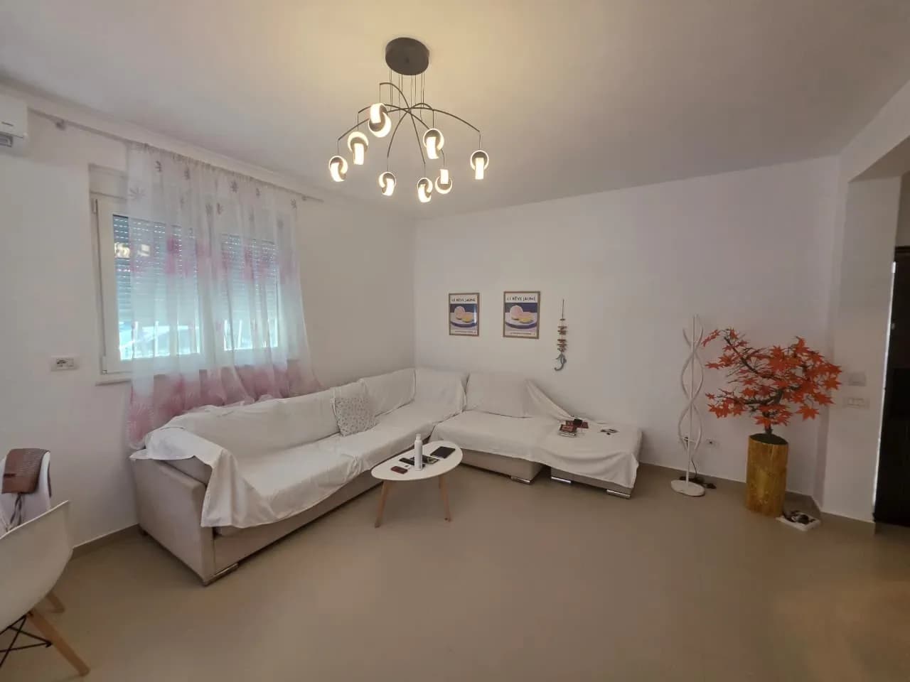 Shitet Apartament 1+1 në Shkëmbin e Kavajës – Vetëm 20 Metra nga Deti 4