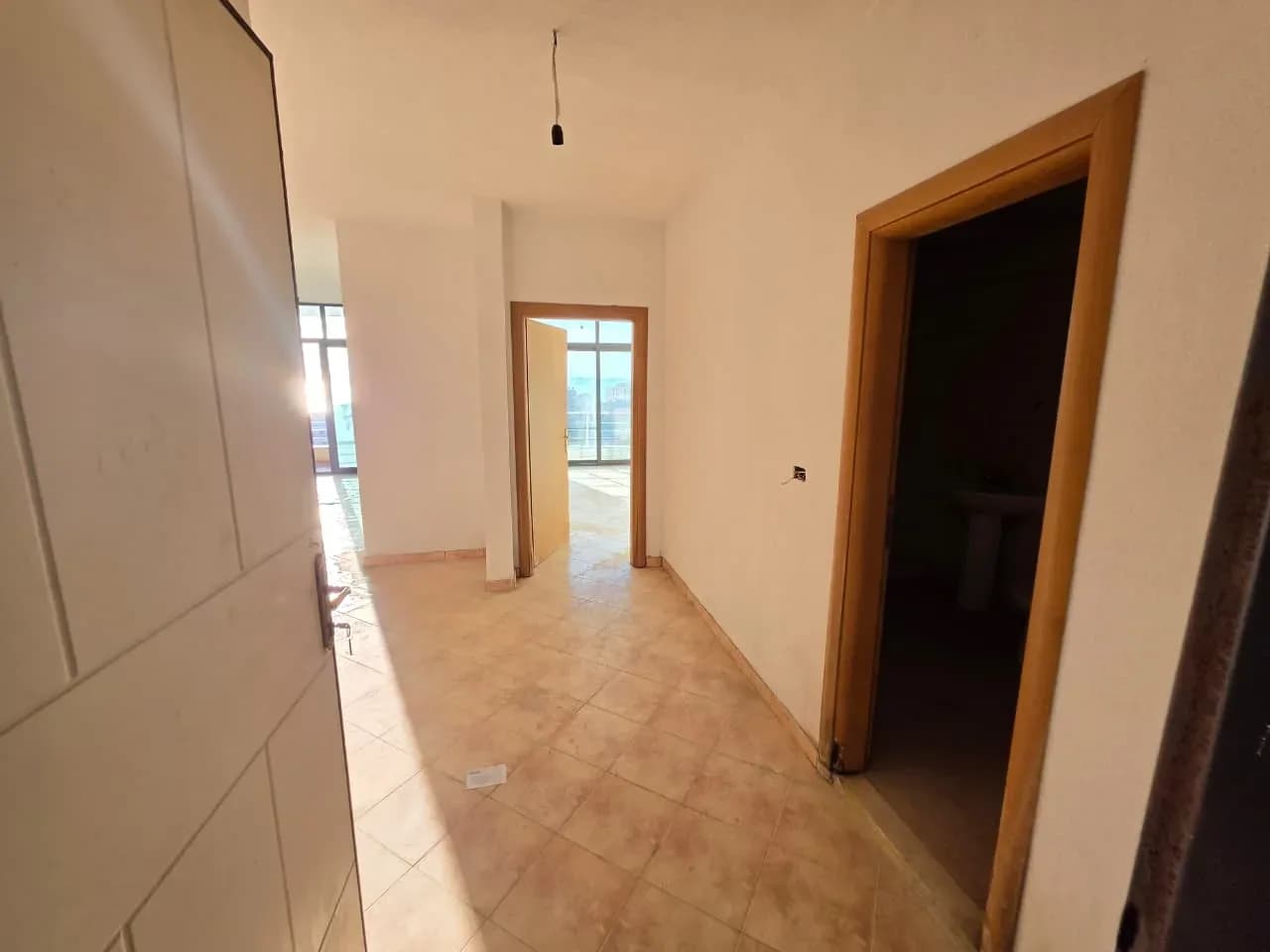 Shitet Apartament 1+1 me Pamje nga Deti në Shkëmbin e Kavajës