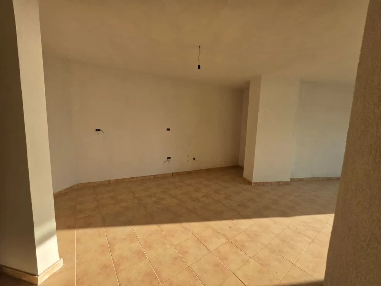 Shitet Apartament 1+1 me Pamje nga Deti në Shkëmbin e Kavajës