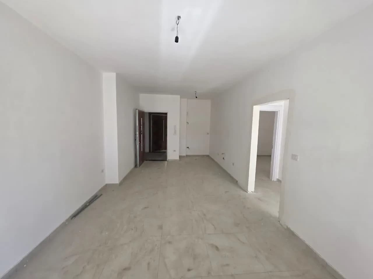 APARTAMENT 2+1 NË SHITJE – REZIDENCA LOREDIS, QERRET