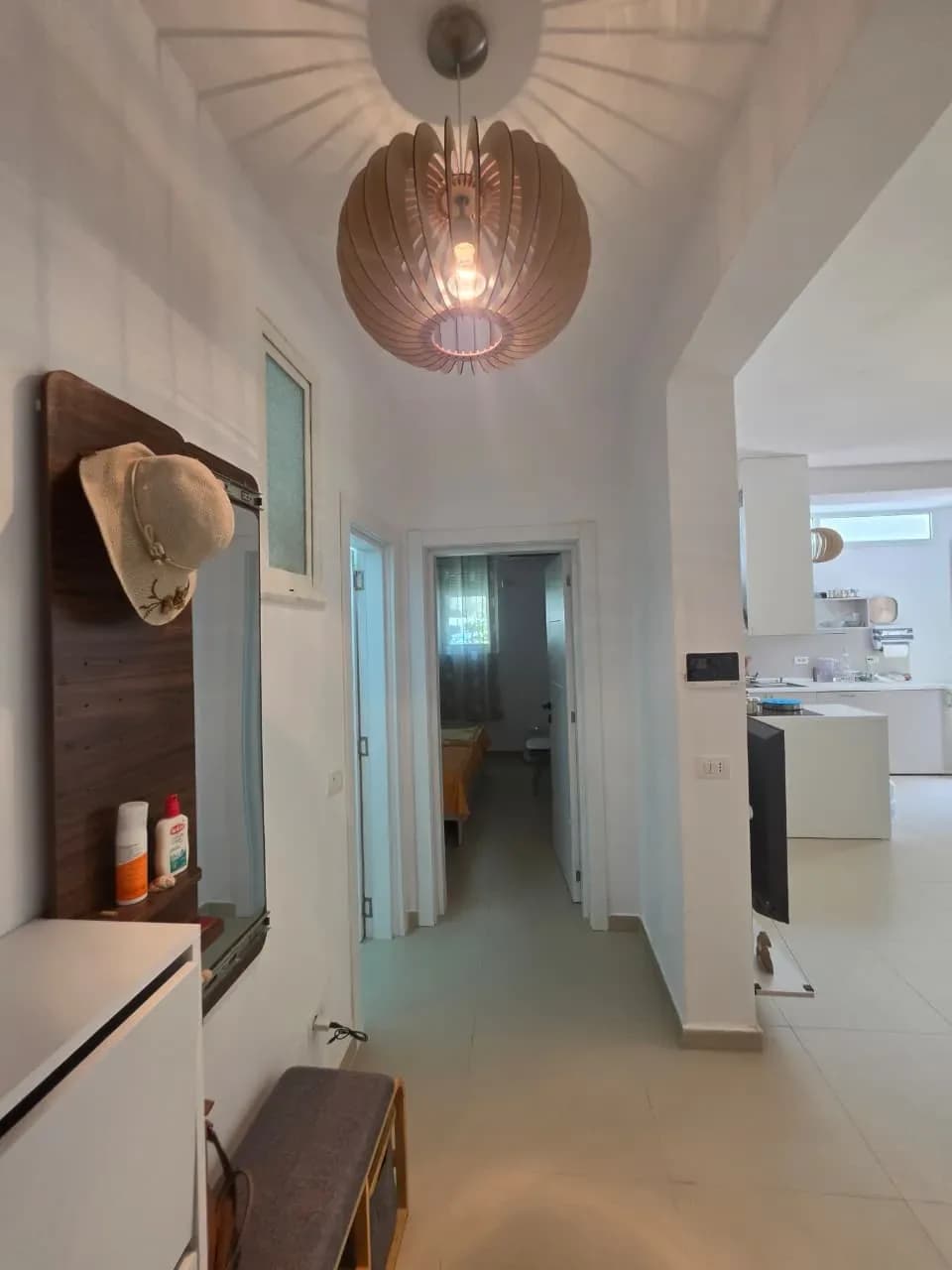 Shitet Apartament 1+1 në Shkëmbin e Kavajës – Vetëm 20 Metra nga Deti 2