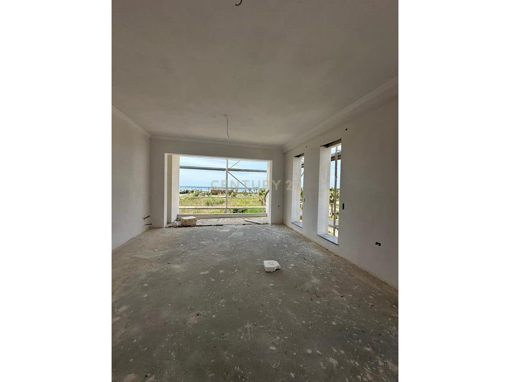 Apartament 2+1+2+post parkimi me pamje deti per shitje tek Gjiri i Lalzit ! 2