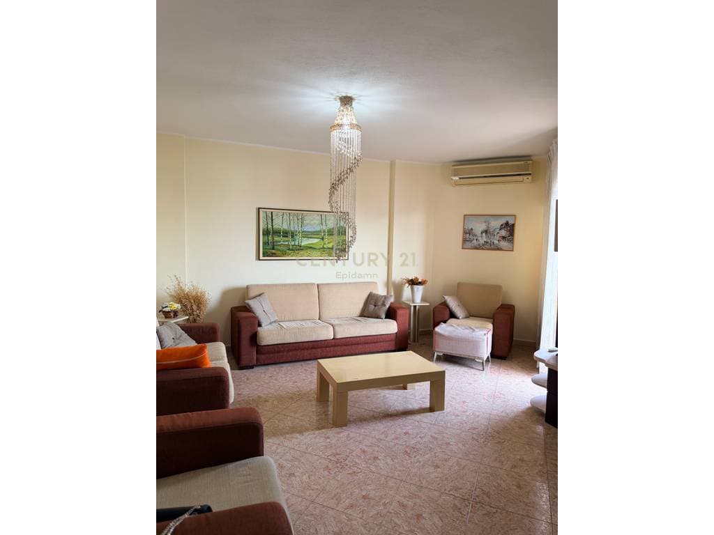 Apartament 2+1+2 Me Qira te Tregu fruta perimeve, Durrës - 500€ | 138 m²
