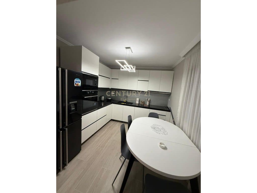 APARTAMENT 2+1 ME QERA | RRUGA E SALES, TIRANË 2