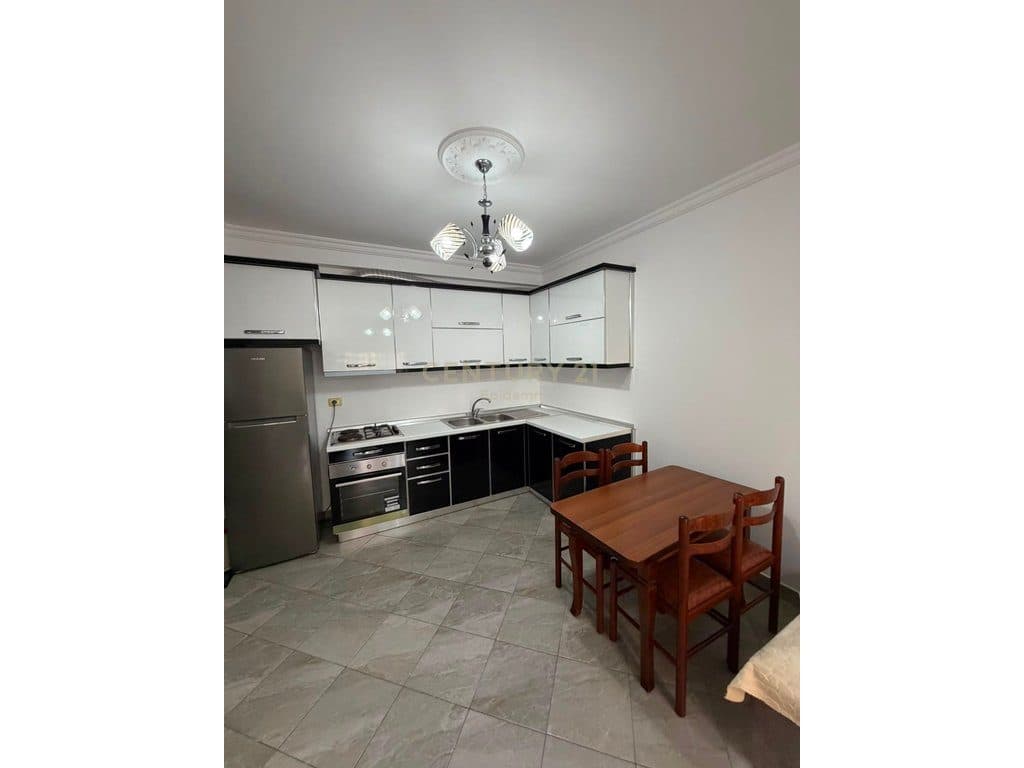 Apartament 1+1 me Qira në Vijën e Parë me Detin ne Plazh, Durres ! 4