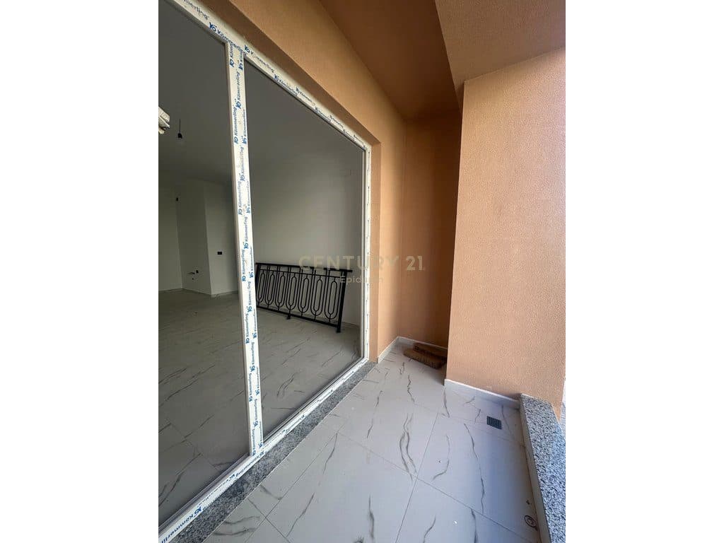 Apartament 1+1 per shitje tek Gjiri Lalzit ! 3