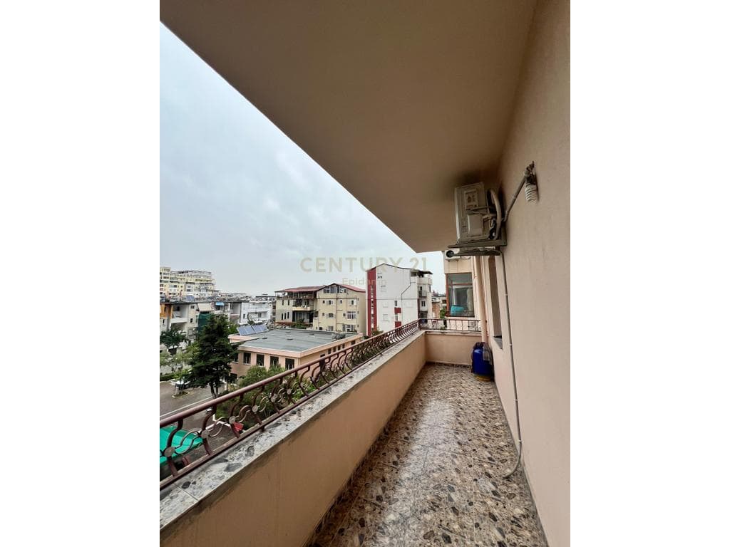 APARTAMENT 3+1+2 TUALETE PER QERA, PRANE TREGUT FRUTA-PERIME, DURRES! 3
