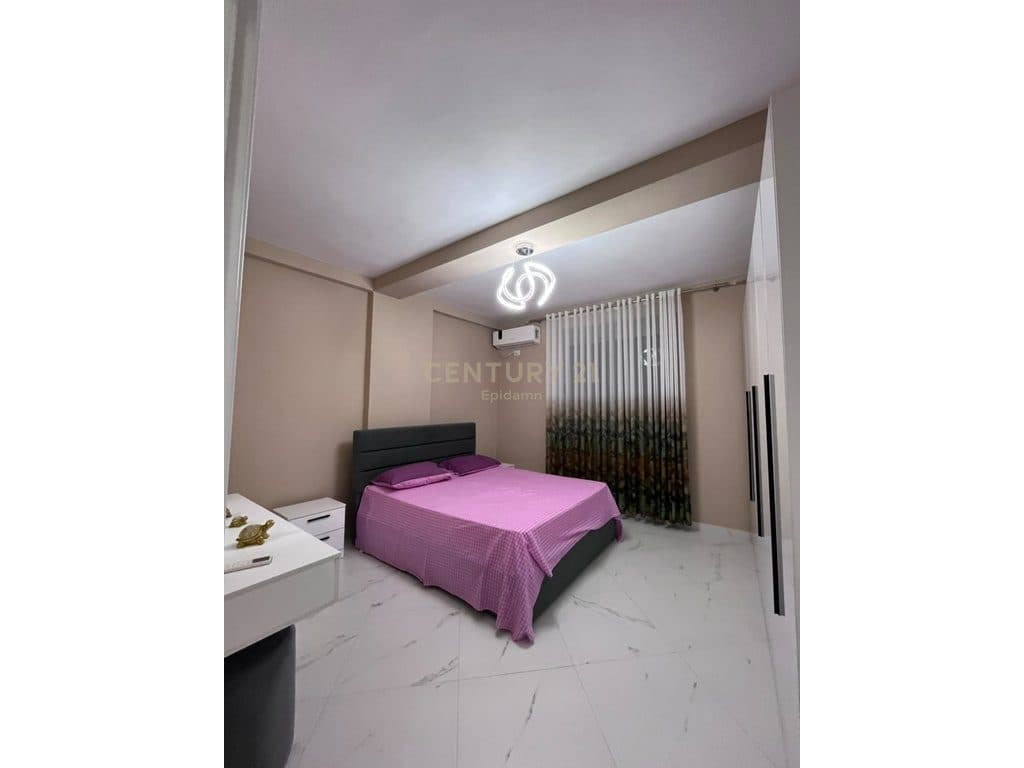 Jepet me qira apartament 1+1 modern, në zonën e Plazhit 4