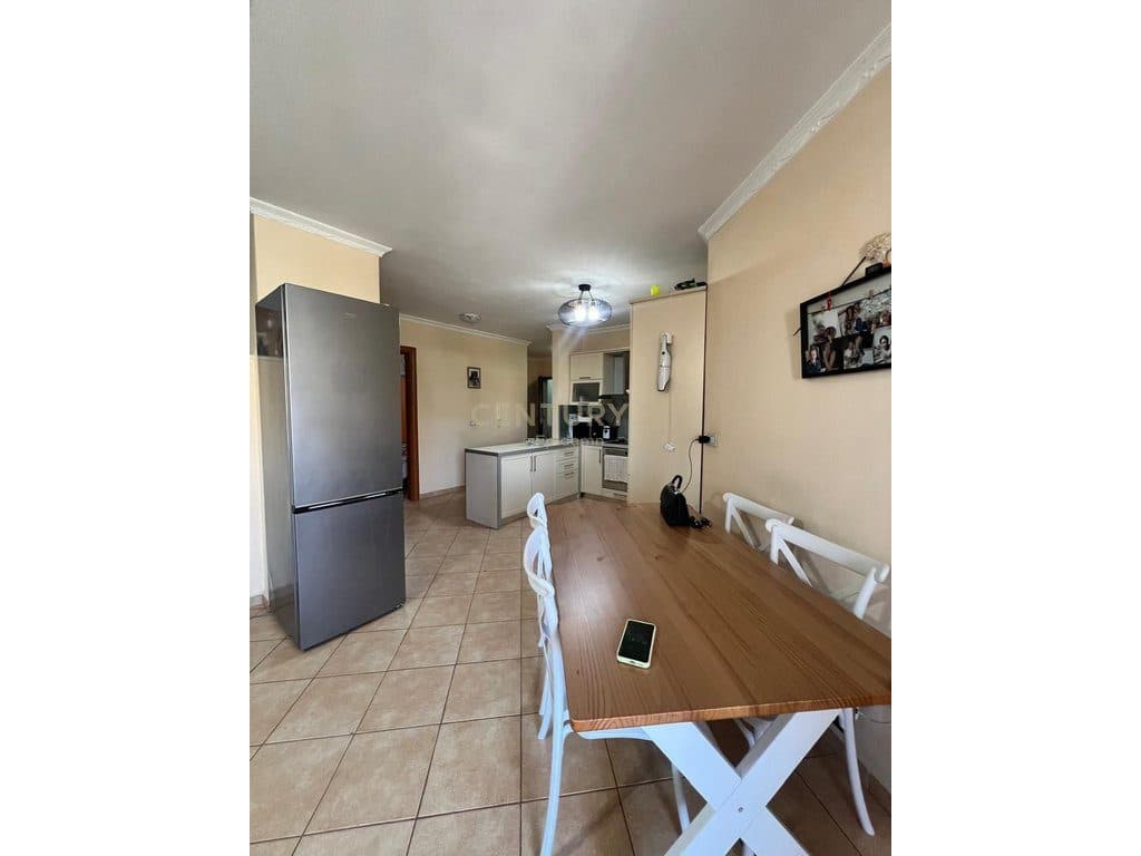 Apartament per qera 2+1+2+3 ballkone në Lagjen Nr. 1, Durrës