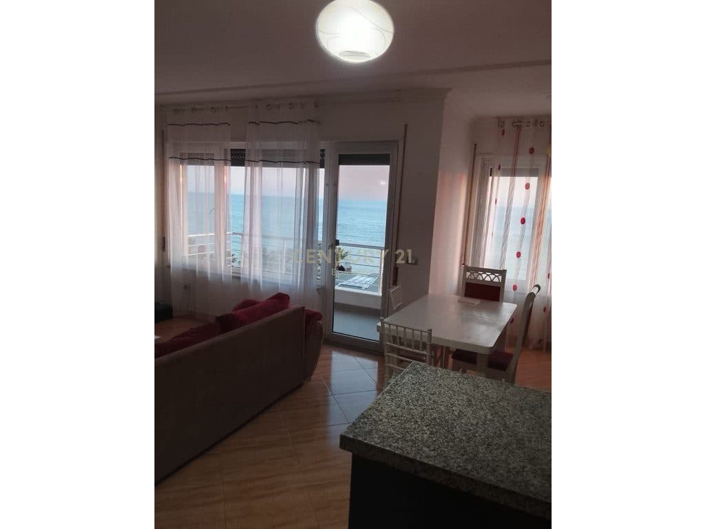JEPET ME QERA APARTAMENT 3+1+2 NE CURRILA ! 2