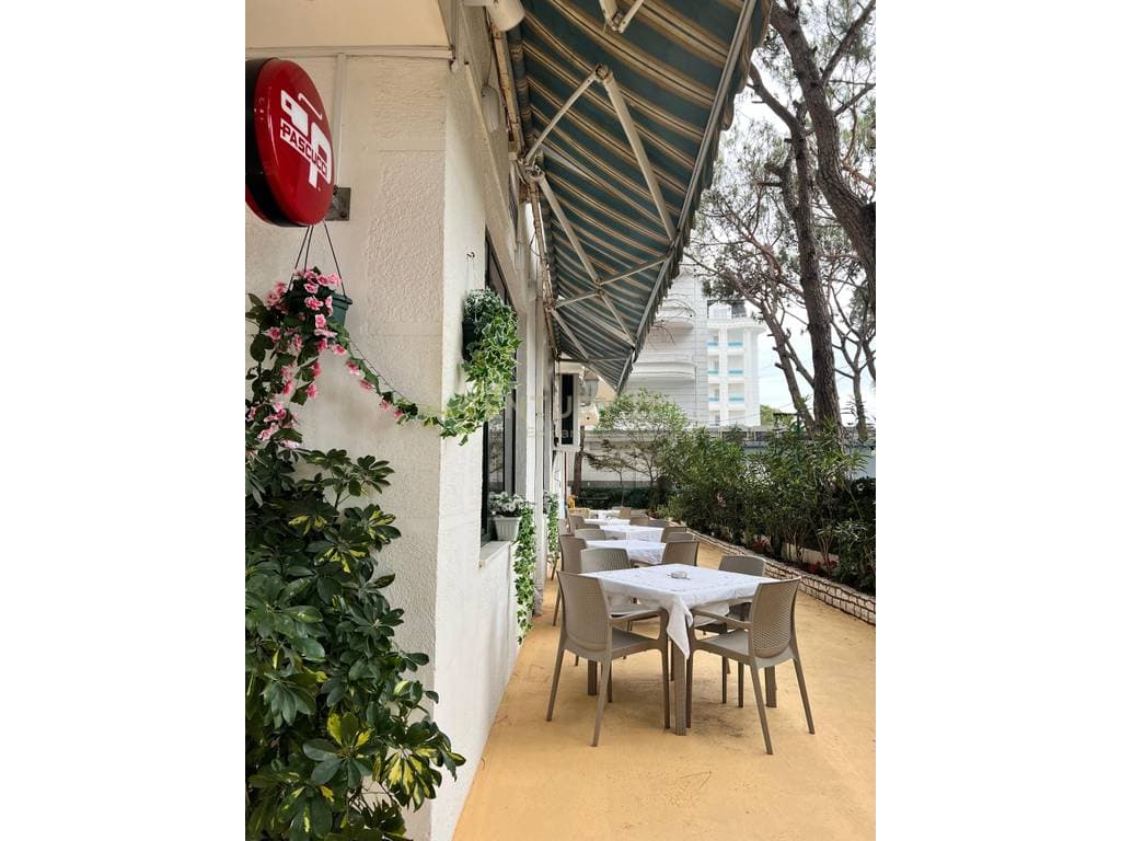 SHITET BAR -RESTORANT , VIJA E DYTE BREGDETARE NE MALIN E ROBIT!