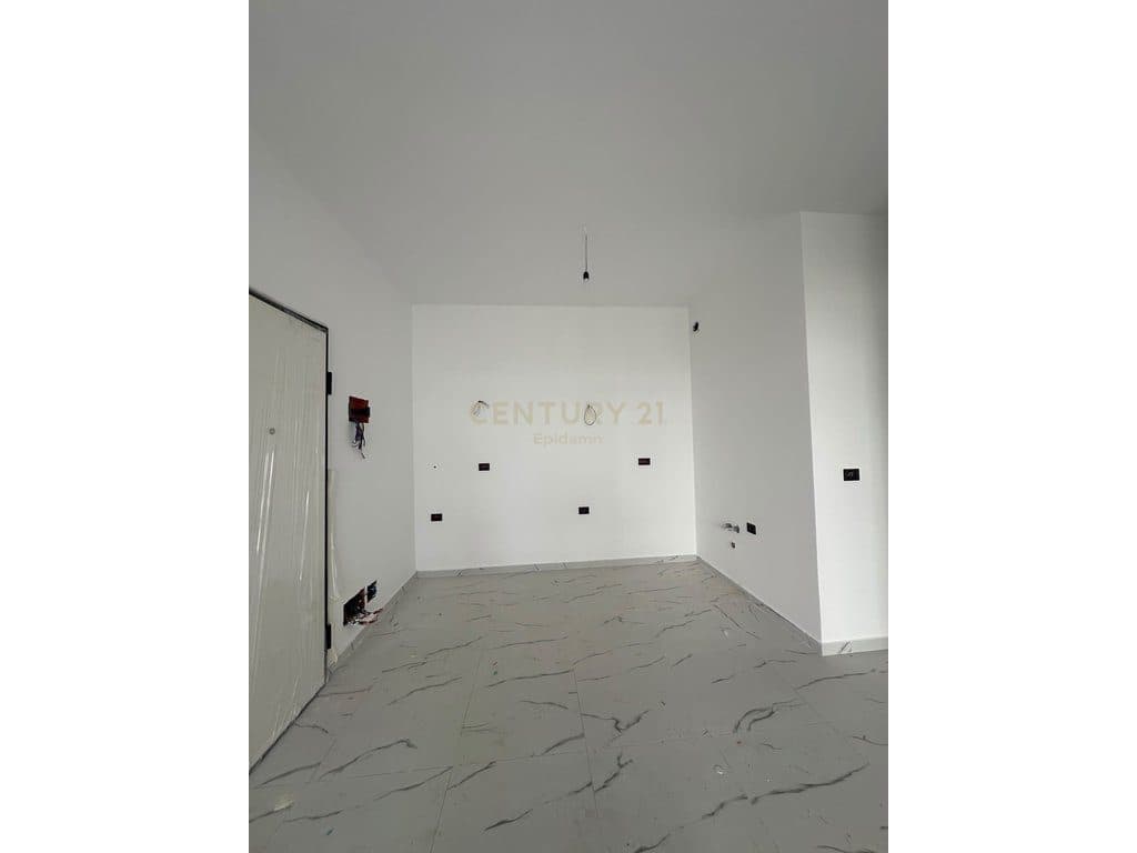 Apartament 1+1 per shitje tek Gjiri Lalzit ! 4