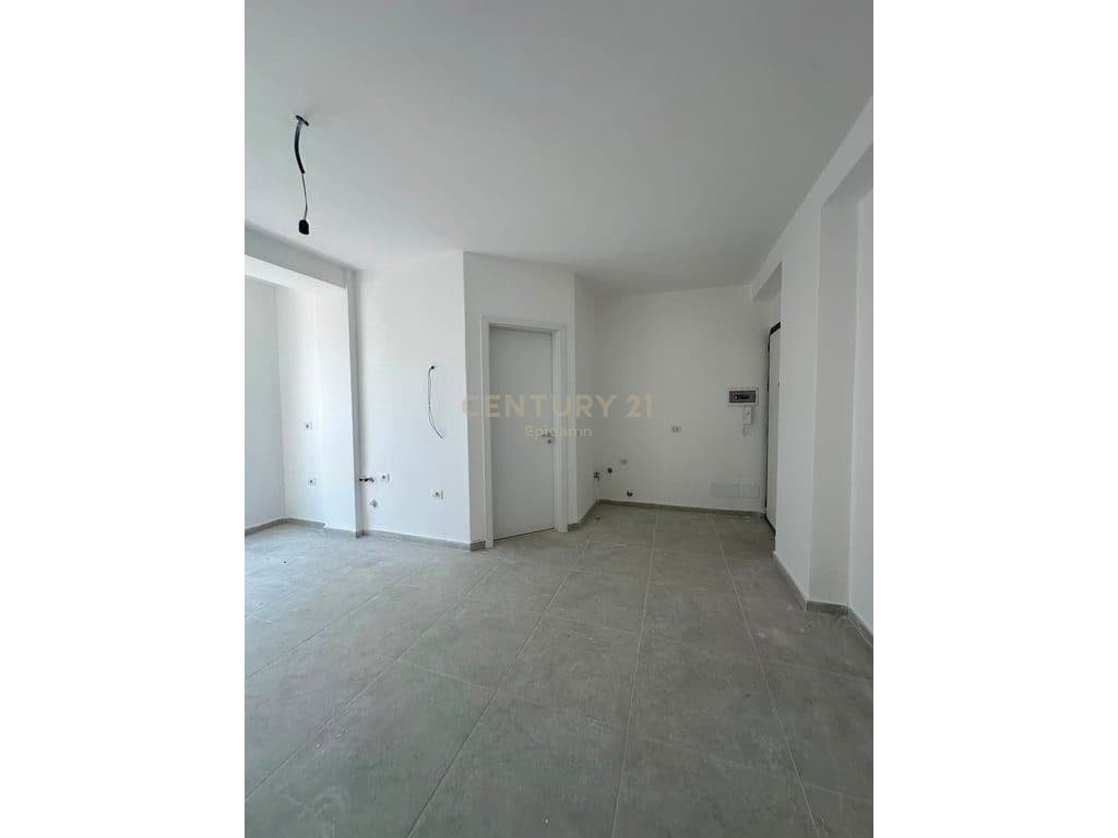Apartament 1+1 për shitje në Malin e Robit ! 2