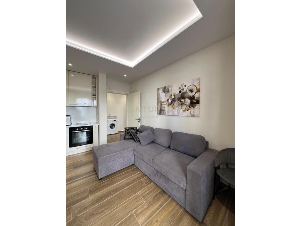 Shitet apartament 1+1 ne Qerret, 150 m larg detit!! 2