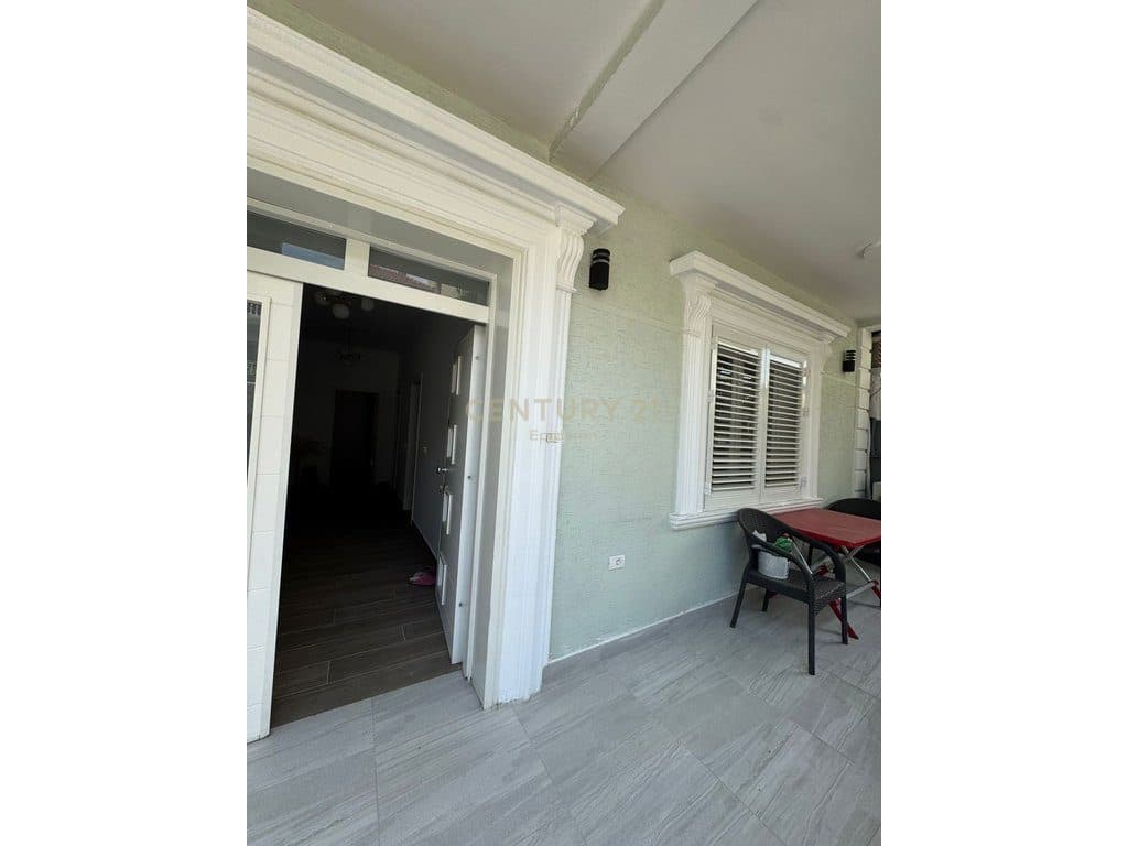 Apartament 2+1 me Qera tek Bulevardi i ri ! 3