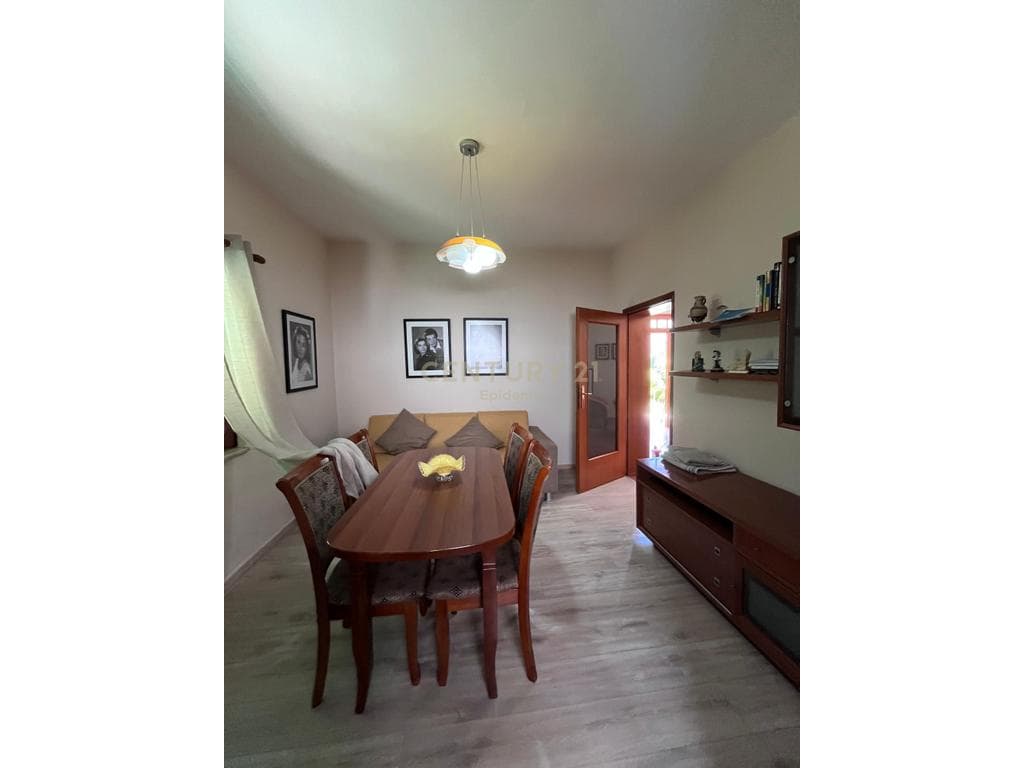 Jepet me qira kati i parë i një shtëpie private , 1+1– 500 €/muaj 3