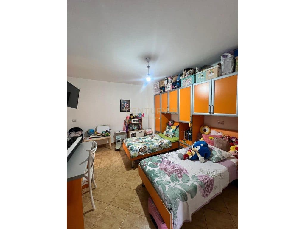 Apartament per qera 2+1+2+3 ballkone në Lagjen Nr. 1, Durrës 4