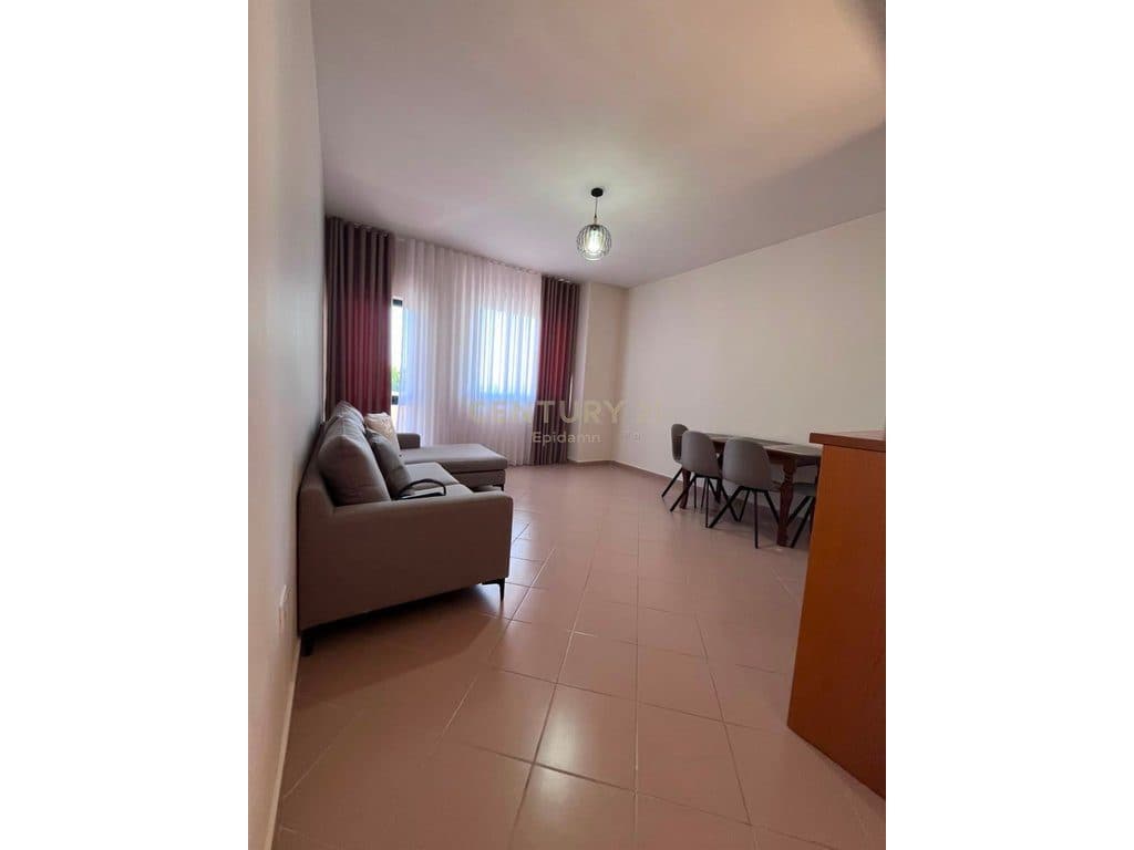 Shitet Apartament 2+1+2 në Plazh, Rrota e Kuqe