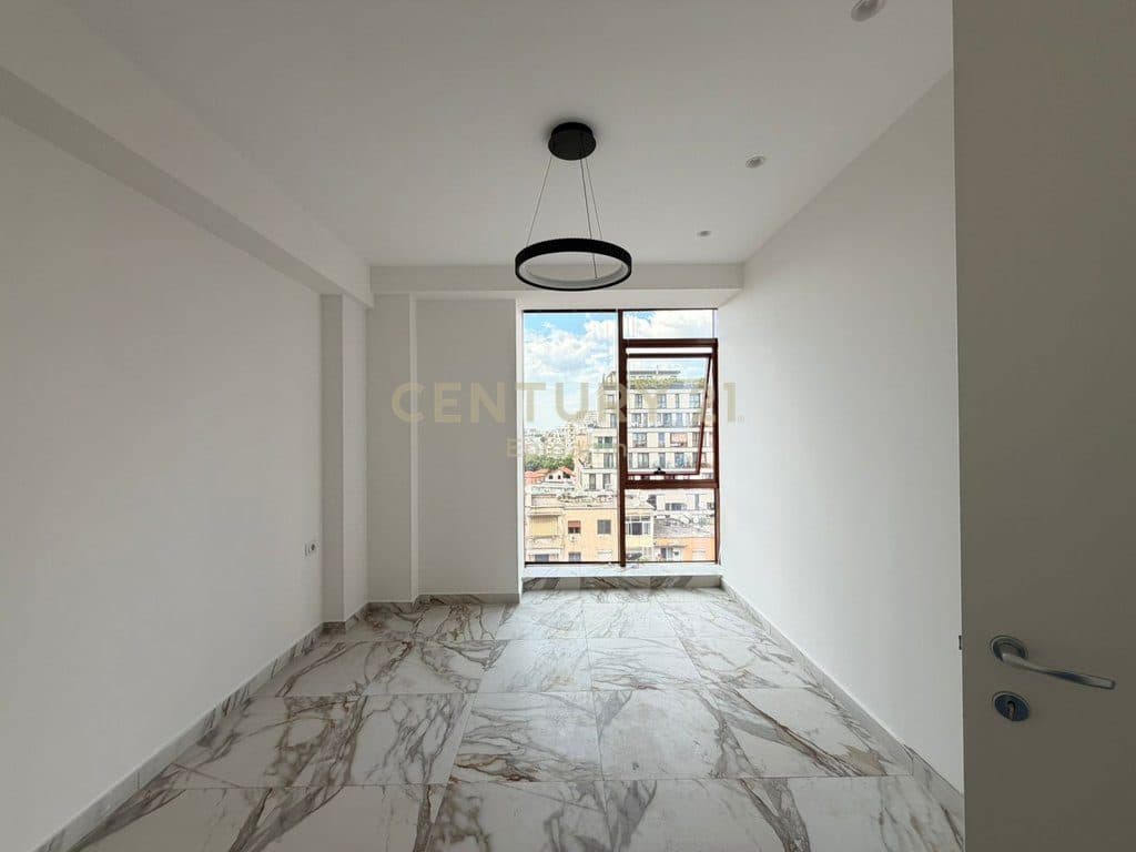 APARTAMENT 1+1 PËR QIRA TEK RRUGA E KAVAJËS 950€/muaj 2