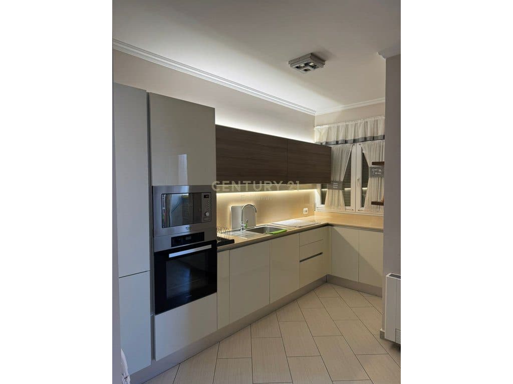 Apartament 2+1 Me Qira te Kazazi, Durres ! 3
