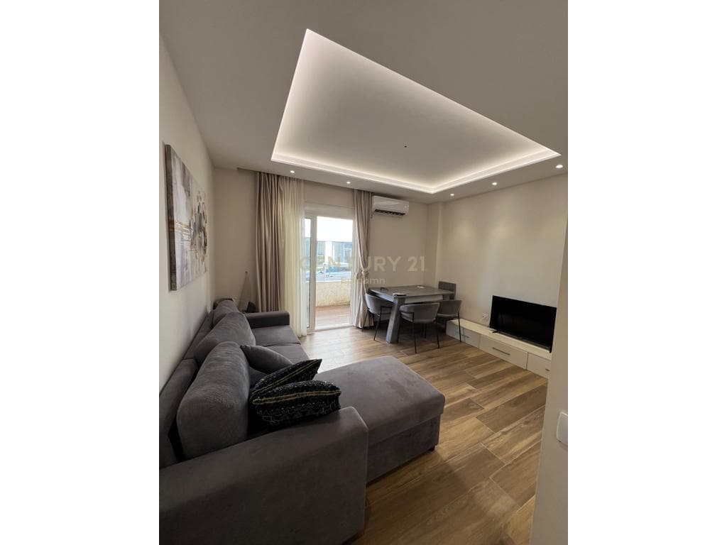 Shitet apartament 1+1 ne Qerret, 150 m larg detit!! 3