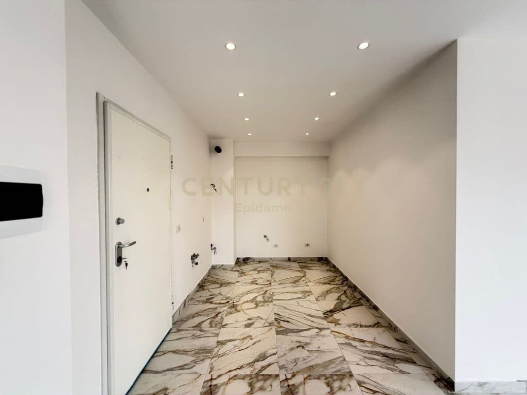 APARTAMENT 1+1 PËR QIRA TEK RRUGA E KAVAJËS 950€/muaj 3