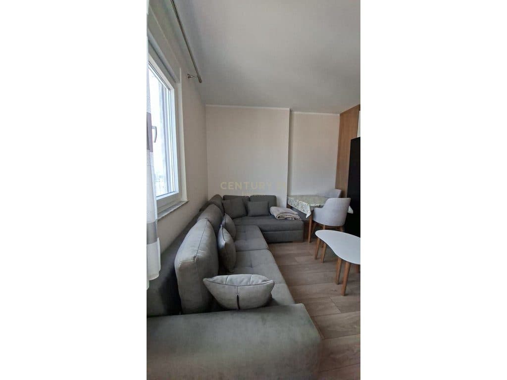 Apartament 1+1 me qera tek Poliklinika