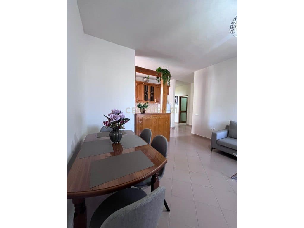 Shitet Apartament 2+1+2 në Plazh, Rrota e Kuqe 2