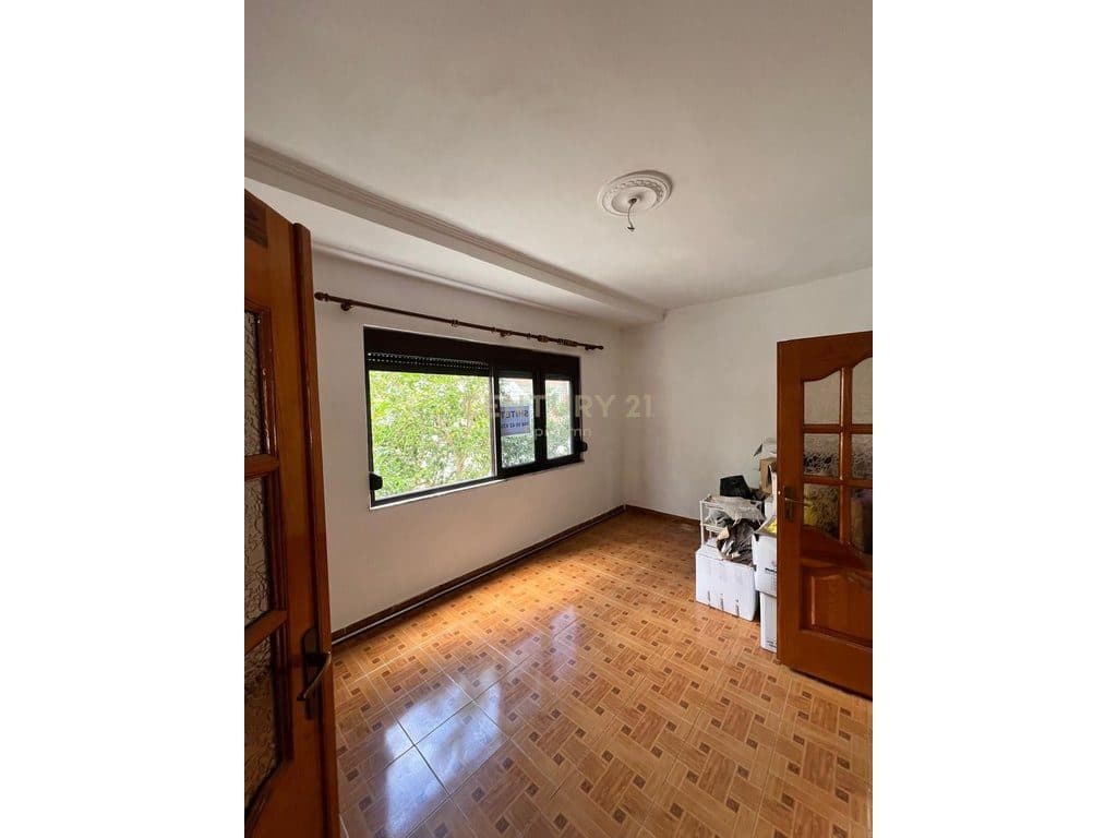 APARTAMENT 3+1 PER SHITJE PRANE SPITALIT RAJONAL , DURRES! 2