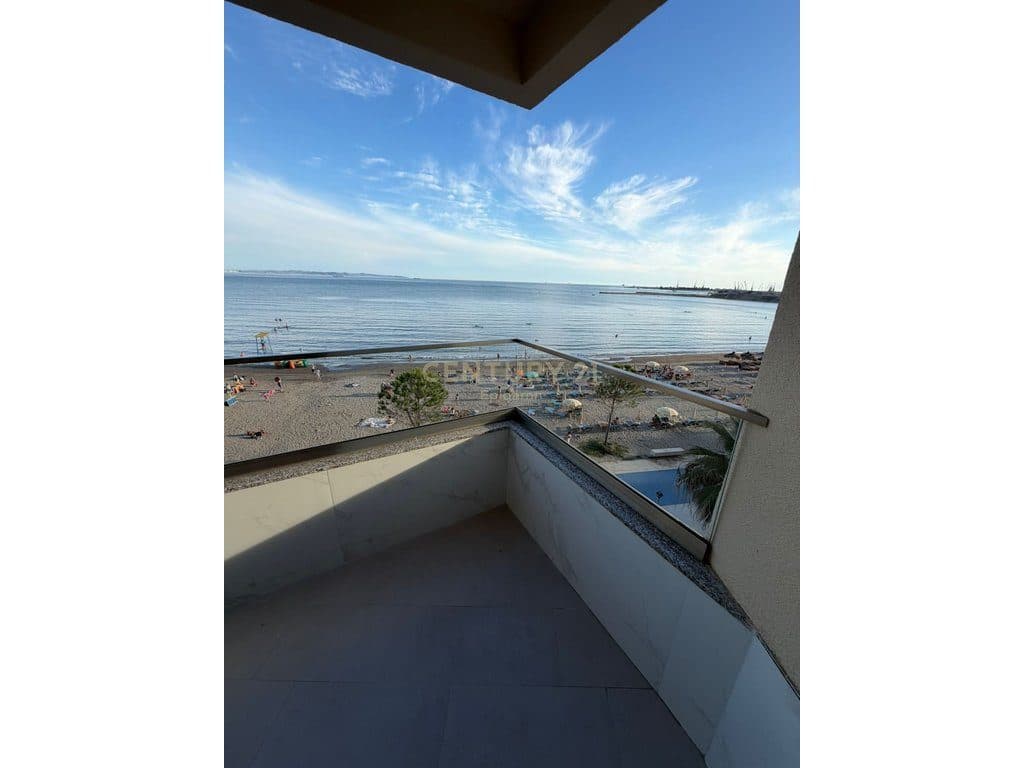 Apartament 2+1 me Qira në Vijë të Parë Bregdetare – Pamje Ballore nga Deti ! 2