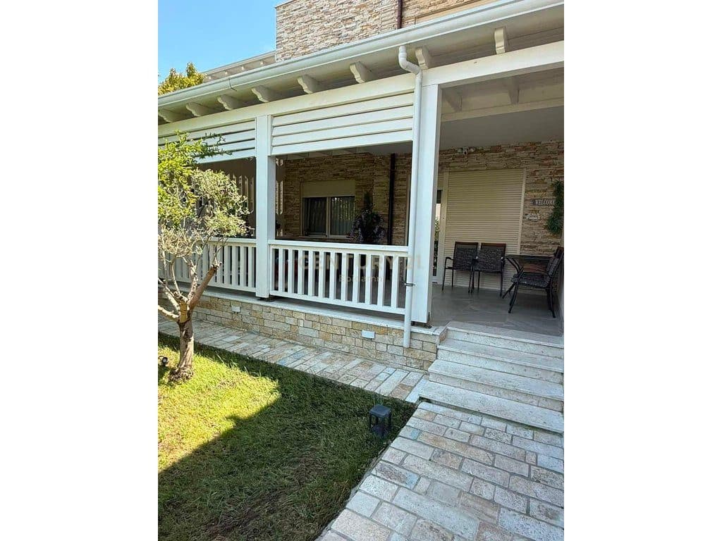 Apartament 2+1 me verandë disa hapa nga deti – Lura 3, Gjiri i Lalëzit