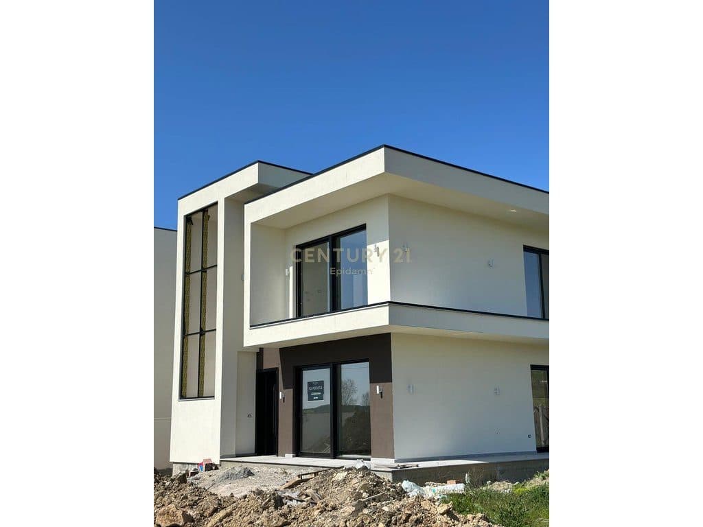 EKSLUZIVE! SHITET VILE INDIVIDUALE ME PISHINE NE GJIRIN E LALZIT! 340.000€ 3