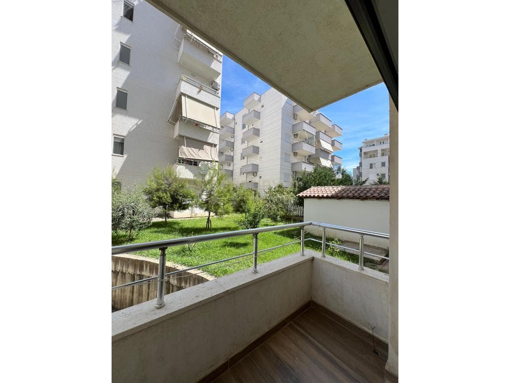 Shitet apartament 1+1 ne Qerret, 150 m larg detit! 4