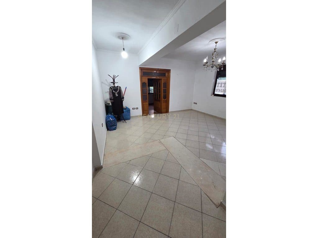 APARTAMENT 3+1 PER SHITJE PRANE SPITALIT RAJONAL , DURRES! 4