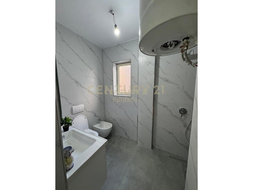Apartament 2+1+2 Me Qira tek Gjykata Durres !