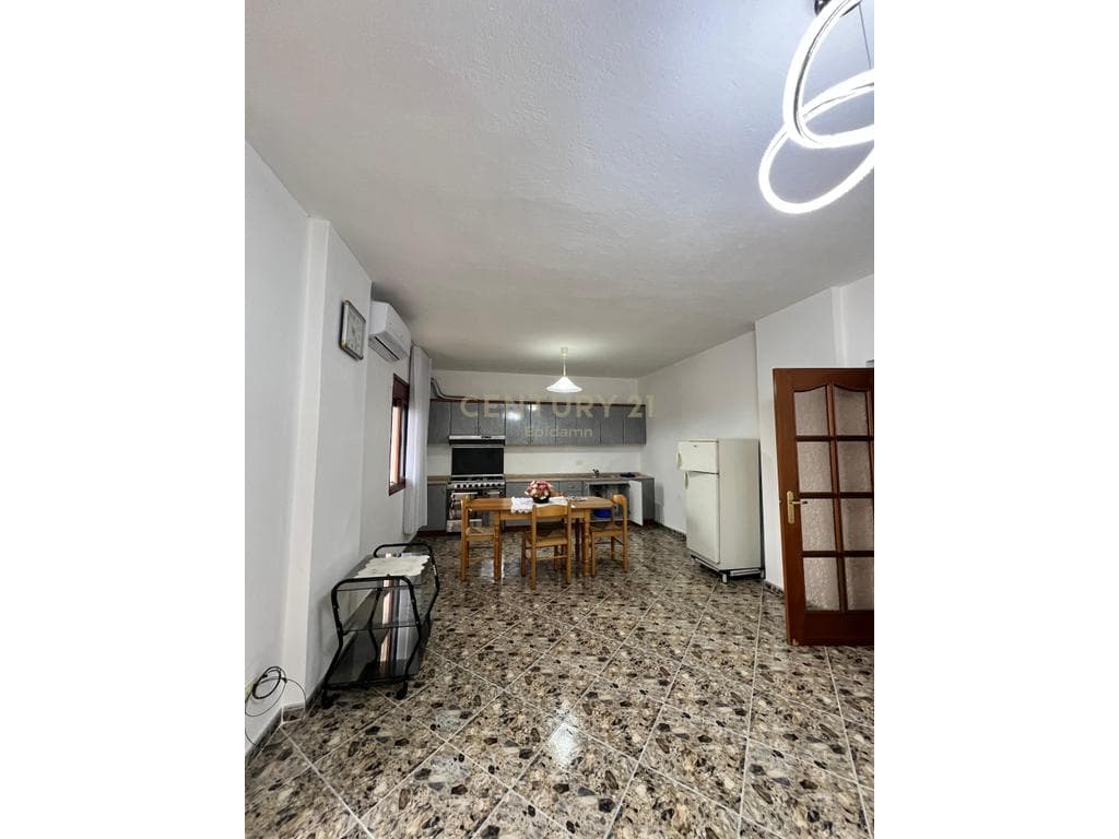 APARTAMENT 3+1+2 TUALETE PER QERA, PRANE TREGUT FRUTA-PERIME, DURRES! 2