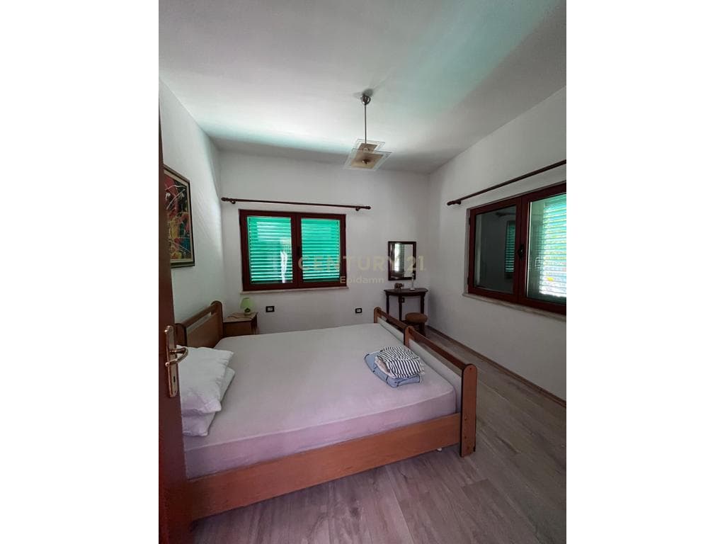 Jepet me qira kati i parë i një shtëpie private , 1+1– 500 €/muaj 4