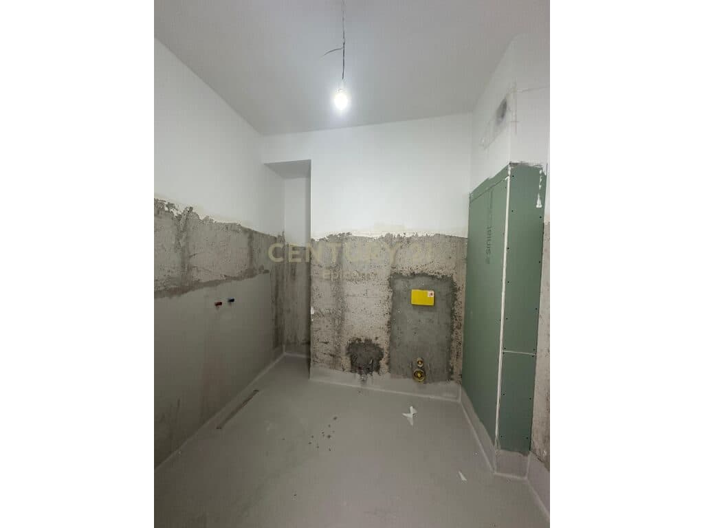 Apartament 2+1 në Shitje në Kavajë !!