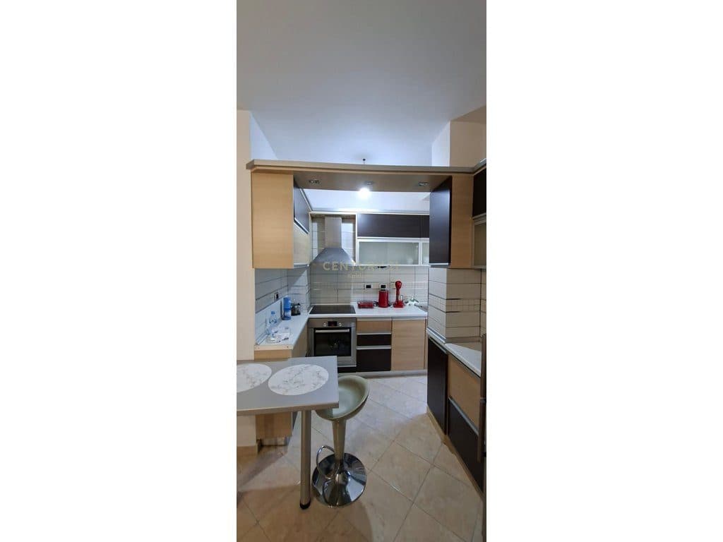 Jepet me qira apartament 2+1 në Vila e Zogut, Durrës 2