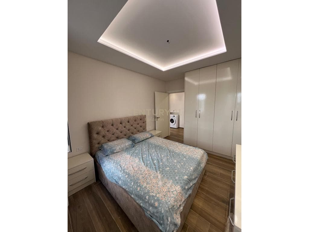 Shitet apartament 1+1 ne Qerret, 150 m larg detit!! 4
