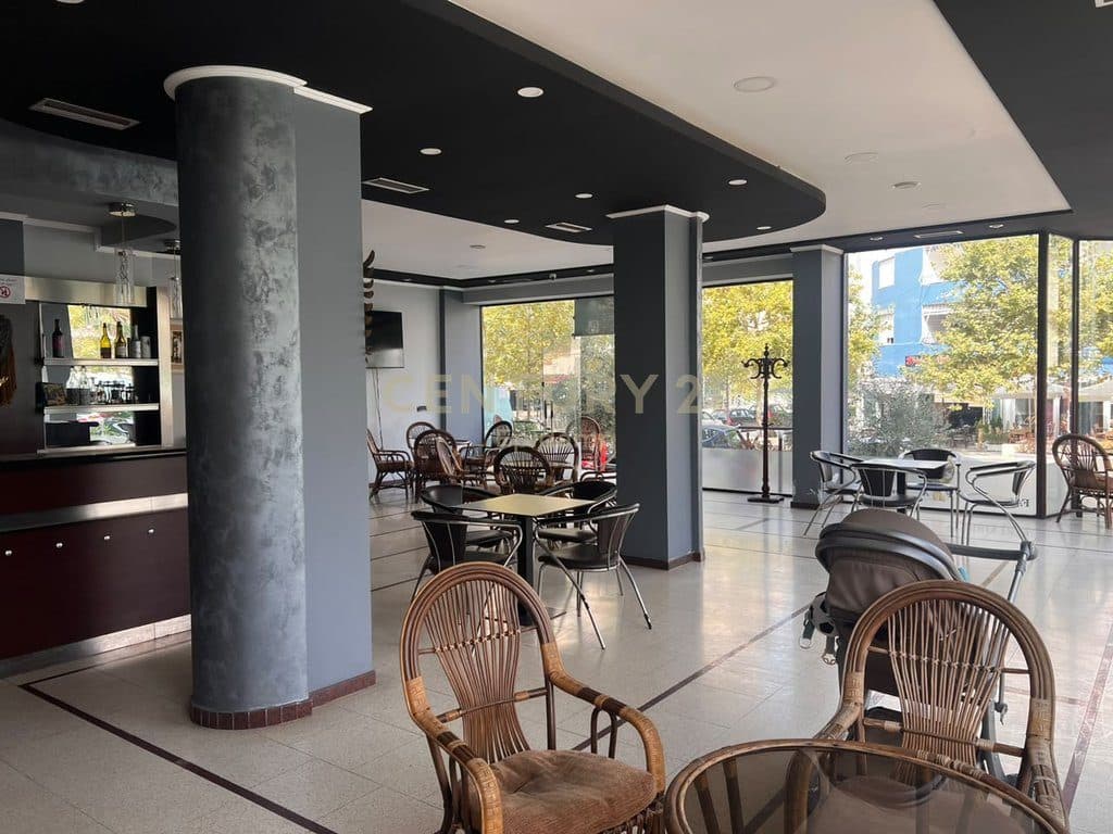 JEPET ME QIRA BAR-KAFE NË PLAZH ILIRIA, DURRËS 3