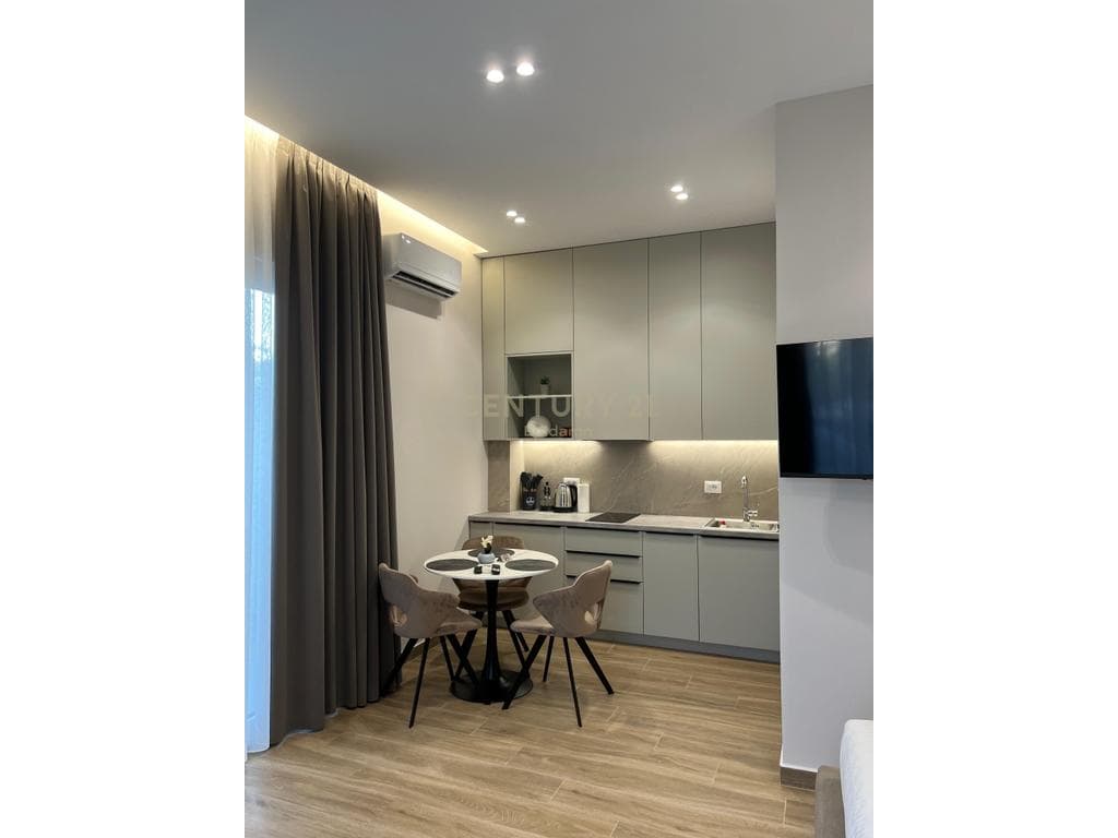 Shiten 2 Studio ne Plazh Iliria ,80 Metra larg Detit !! 2