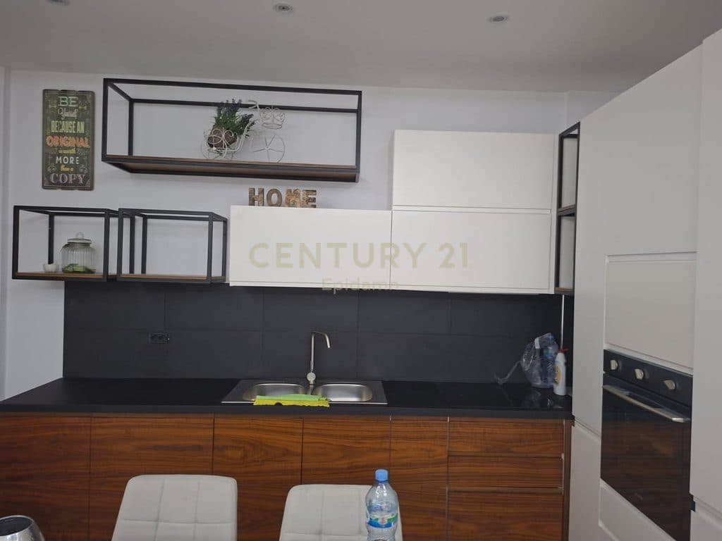 Jepet me qira apartament 2+1 pranë Urës së Dajlanit – Rruga Adria