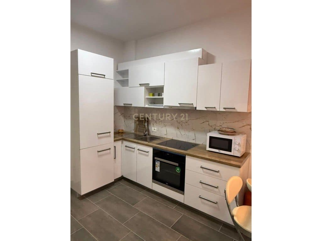 Apartament 2+1 me verandë disa hapa nga deti – Lura 3, Gjiri i Lalëzit 4
