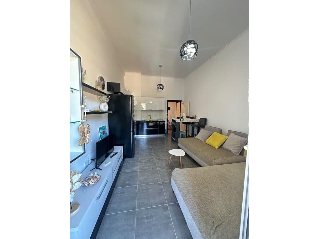 APARTAMENT 1+1 PËR SHITJE – 100 METRA LARG DETIT, NË GJIRIN E LALZIT ! 2