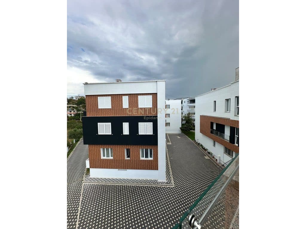 APARTAMENT 2+1 PËR SHITJE – 100 METRA LARG DETIT, NË GJIRIN E LALZIT !