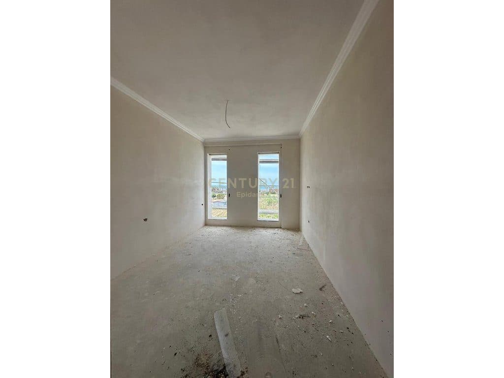 Apartament 2+1+2+post parkimi me pamje deti per shitje tek Gjiri i Lalzit ! 3