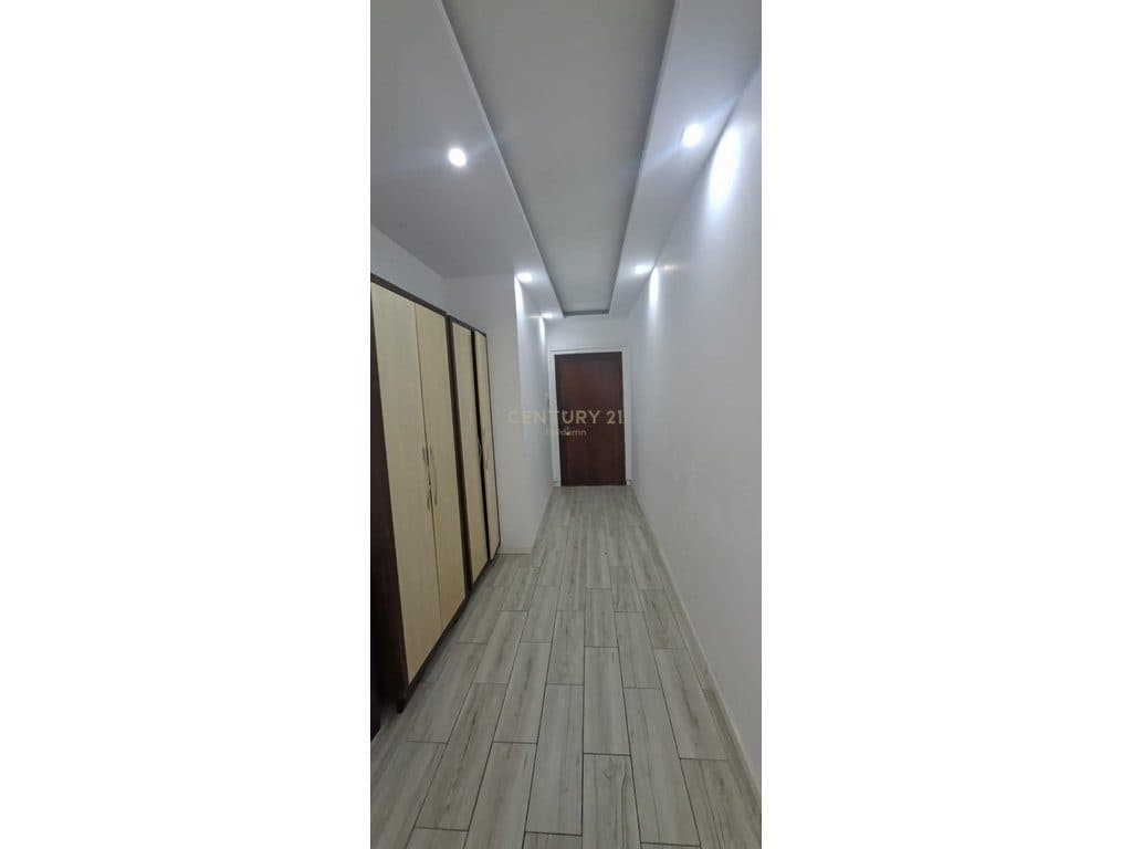 Apartament 3+1 me qira në Plazh, Durrës – 700 €/muaj 4